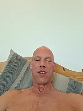 genaroo38's Live XXX Chat
