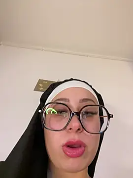 queenlo_xxx Chat XXX in diretta