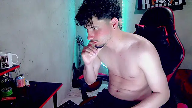 Atom_Hot's Live XXX Chat