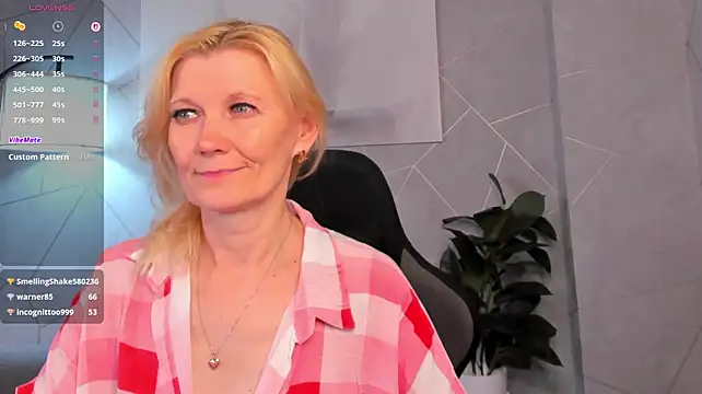 دردشة Julie_Lucas الجنسية المباشرة