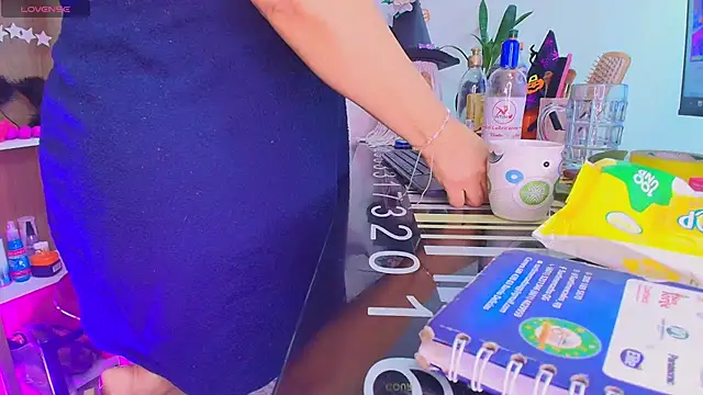 Онлайн чат XXX EllenaBoobs_