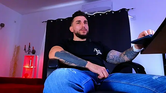 MightyAaron66 Chat XXX live