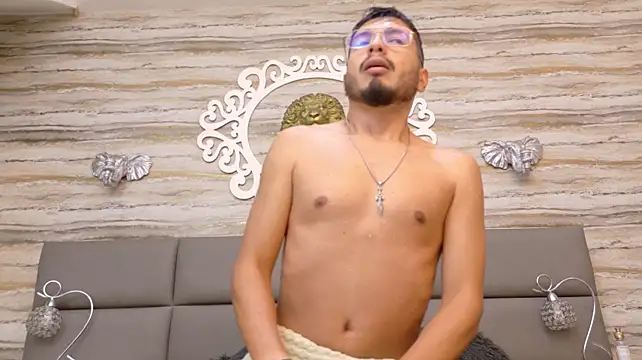Онлайн чат XXX danthewolf