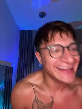 Chat +18 de Hassbyd ao vivo