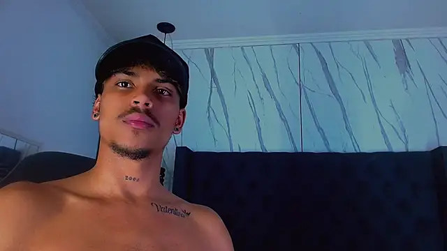 XXX chat uživo modela Angel_foxc13