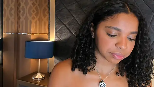 Chat +18 de LisaMendez ao vivo