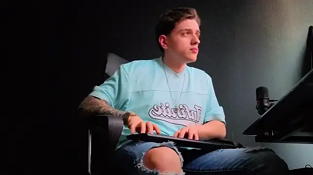 FelixStarkk Live XXX Chat