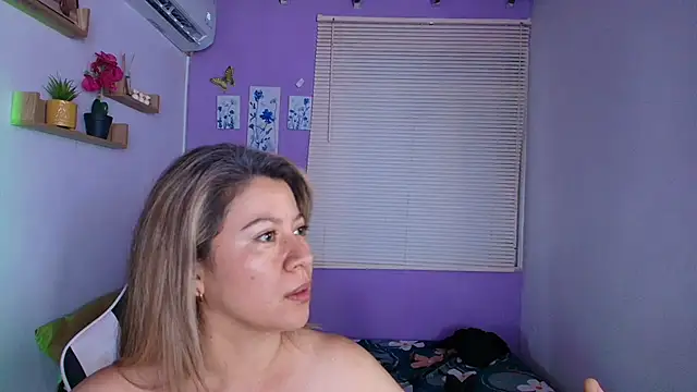 Chat XXX en directo de luna_desiree