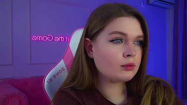 CrystalLyons live XXX chat