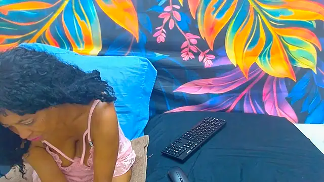DominiqueLuxe44 Live XXX Chat
