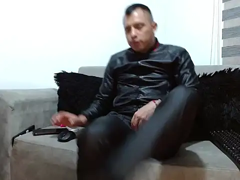 MikeFetish_01 élő XXX-chatje