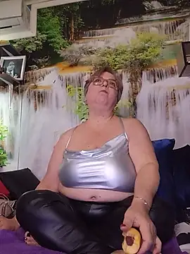 QueenPammy1's Live XXX Chat