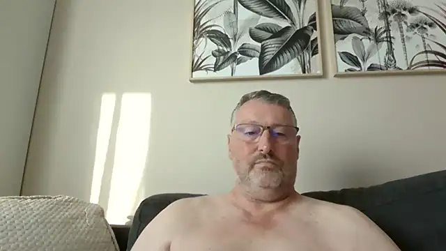 doudou310 XXX чат на живо