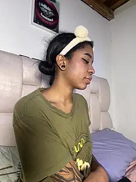 Chat +18 de Zaira_Rose_ ao vivo