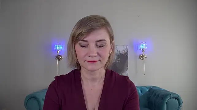 AdeleRocher's Live XXX Chat