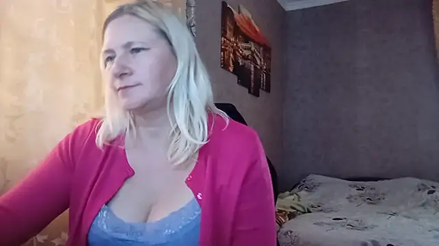 XXX chat uživo modela DiamondLady555