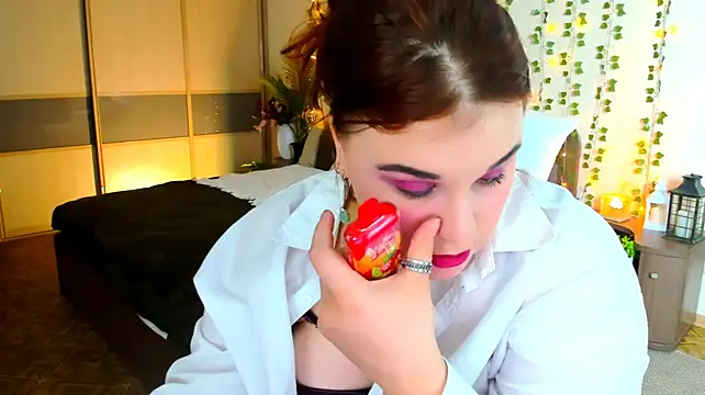 OliviaTwens Adlı Modelin Canlı XXX Sohbeti