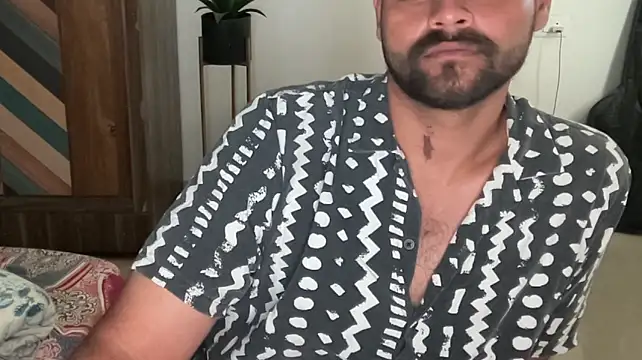 צ'אט XXX בשידור חי של Mr_Ajnabee