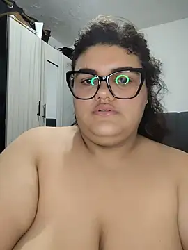 Chatroom XXX en direct de Alaia99