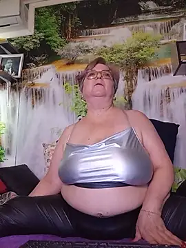 QueenPammy1's Live XXX Chat