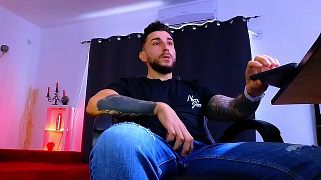 MightyAaron66 – Naživo XXX chat