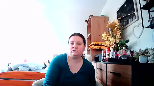 XXX chat uživo modela ReifeVenna