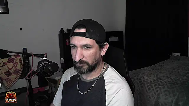 DevilPup75_ Live XXX-chat