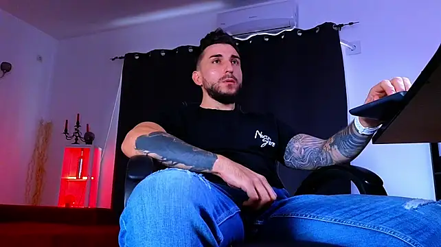 MightyAaron66 – Naživo XXX chat
