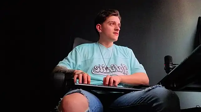 Chat +18 de FelixStarkk ao vivo