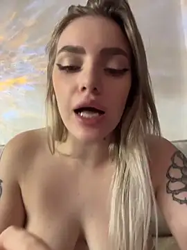 HugeBoobsAlice XXX чат на живо