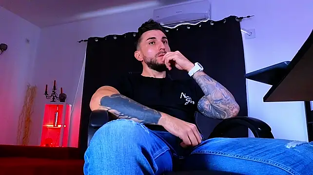 MightyAaron66 Chat XXX in diretta