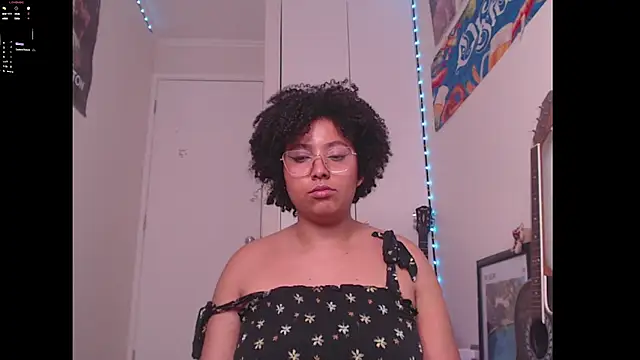 Chat +18 de michell_bling1 ao vivo