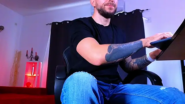 MightyAaron66 élő XXX-chatje