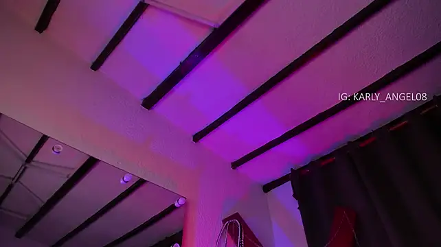Živý XXX chat karly_angeel