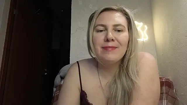 Chat +18 de MilaCristalle ao vivo