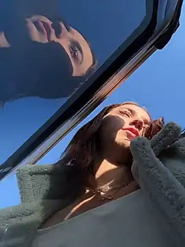 Czat XXX na żywo – DollyTall