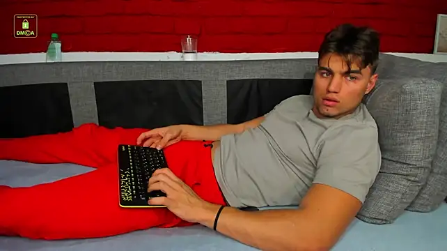 Kyle_Baker live XXX chat
