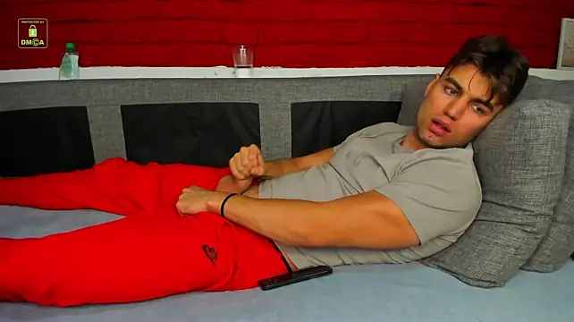Czat XXX na żywo – Kyle_Baker