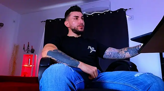 Онлайн чат XXX MightyAaron66