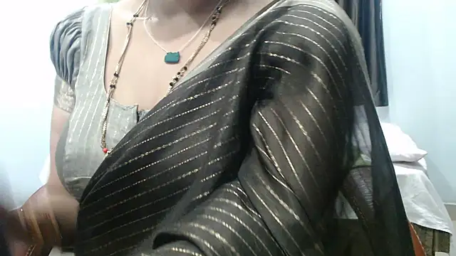 sunitha-3's Live XXX Chat