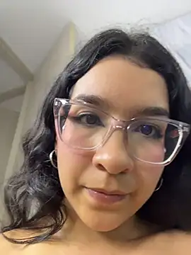 Chatroom XXX en direct de Gia_cutee