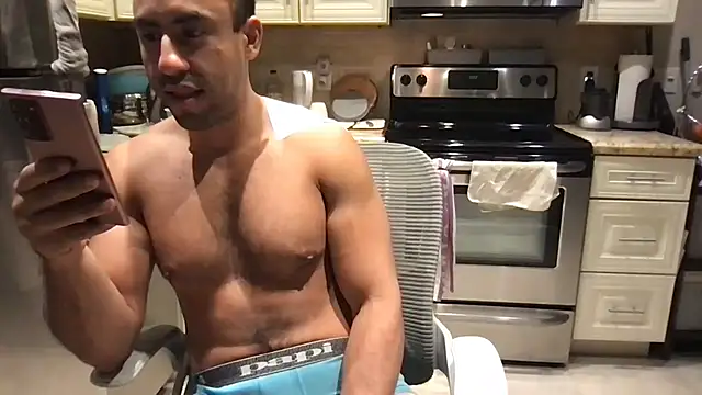 Chat XXX en directo de BigGuyMuscle
