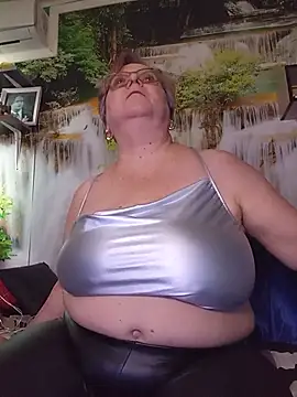 QueenPammy1 Live XXX-Chat