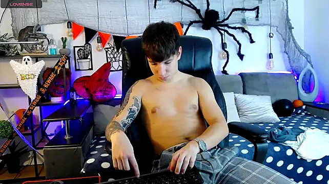 ThomasEdisonn XXX чат на живо