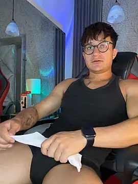 Chat +18 de Hassbyd ao vivo