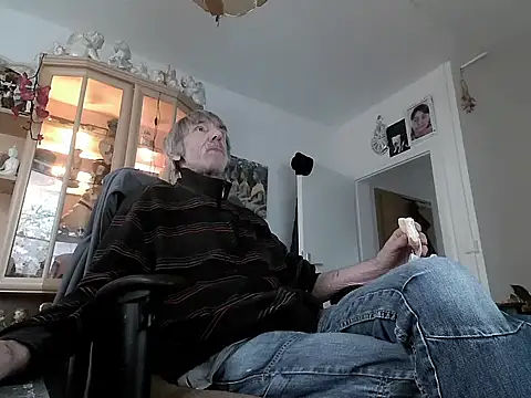peter9744 live XXX chat