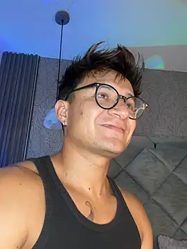 XXX chat uživo modela Hassbyd