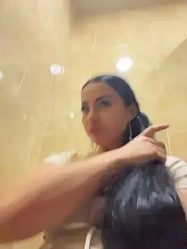 CrazzyChicks Adlı Modelin Canlı XXX Sohbeti