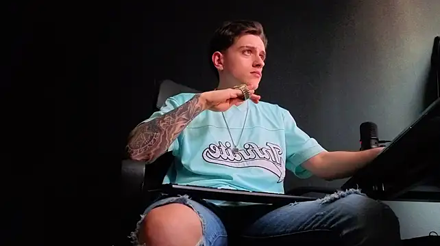 Czat XXX na żywo – FelixStarkk