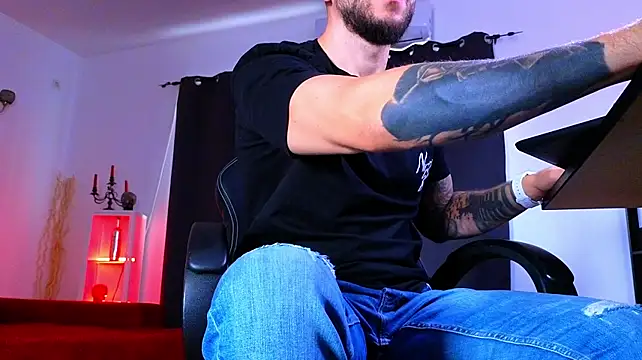 Chatroom XXX en direct de MightyAaron66